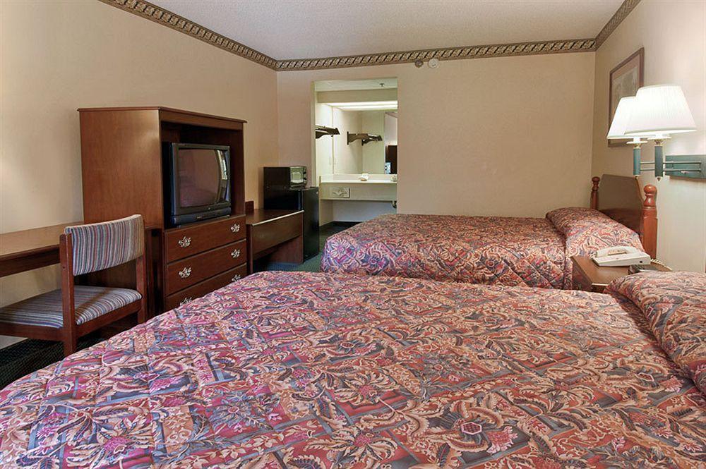 Days Inn - Chapel Hill Quarto foto