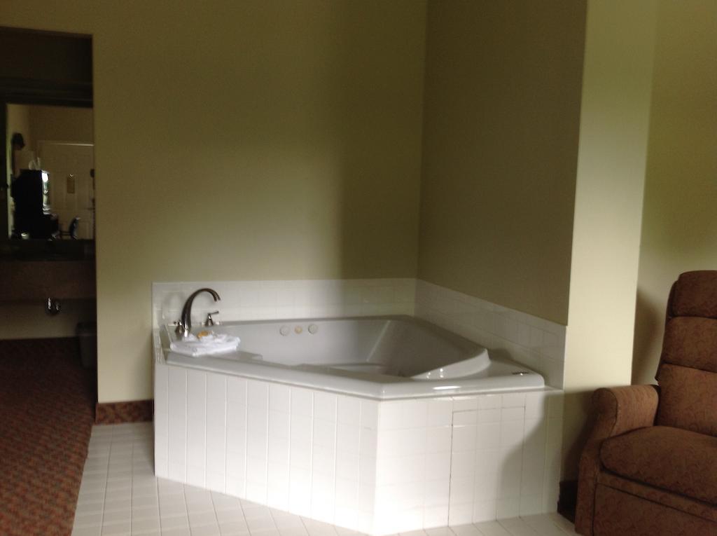 Days Inn - Chapel Hill Quarto foto