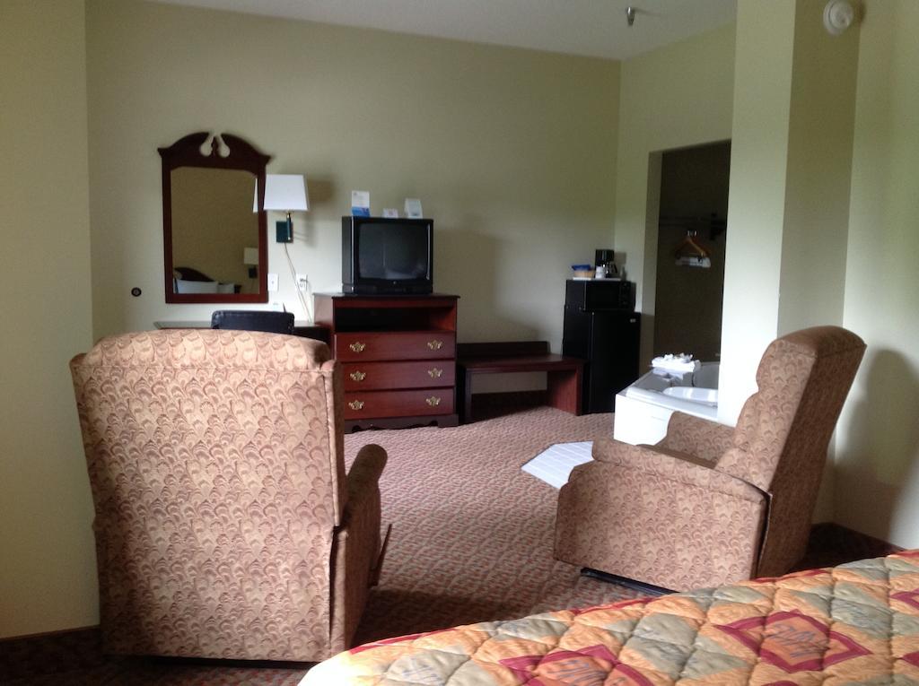 Days Inn - Chapel Hill Quarto foto